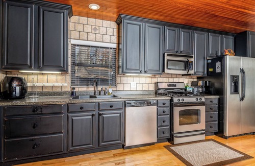 Taylorsville Cottage | Lake Hickory Cottage