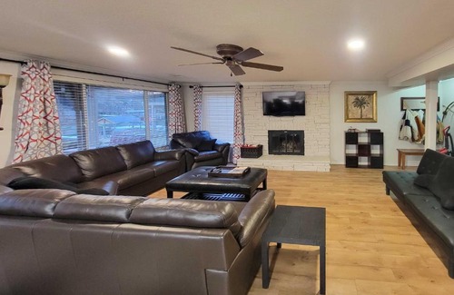 Piney House | Lake Hamilton Home 8 Mi to Oaklawn Racing Resort!