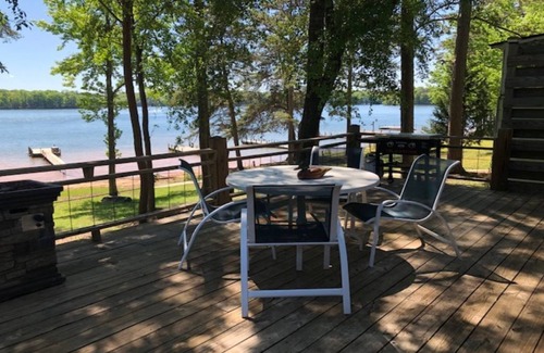 Fair Play House | Lake Hartwell Covered Dock & Sunset Beach 3BD, 1BA