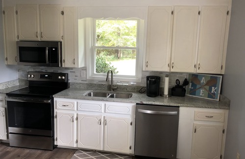 Hartwell House | Lake Hartwell Lake House Cabin Deep Water Downtown Hartwell Lavonia Clemson