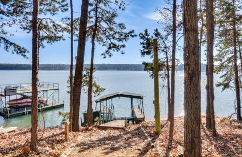 Anderson House | Lake Hartwell Retreat with Deck and Private Dock!