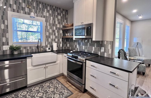 Hartwell House | Lake Hartwell Townhome in Hartwell GA