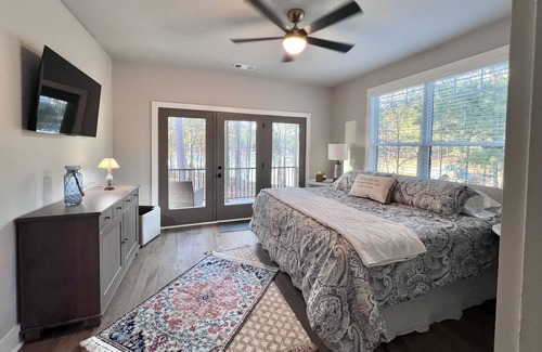 Hartwell House | Lake Hartwell Townhome in Hartwell GA