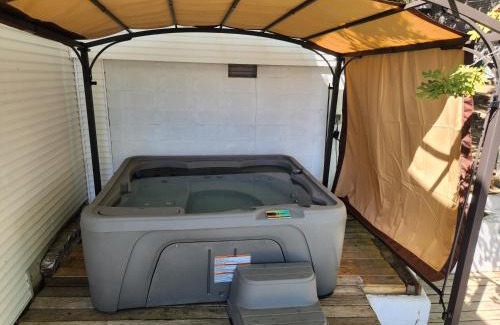 Piney House | Lake Haven Chateau - Hot Tub, Game Room, Pontoon Boat, 3BR, 3 Bathroom