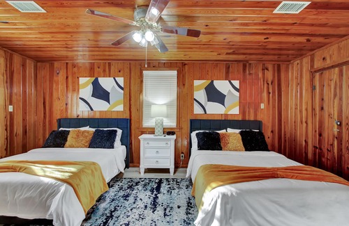 Rockwell Cottage | Lake Haven Cottage - (On Lake Hamilton)