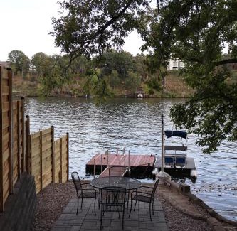 Piney House | Lake Haven Cottage with Game Room, Swim Dock and Boat