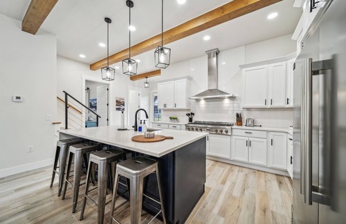 Langley House | Lake Haven w/hot tub, pool, boat slip included!