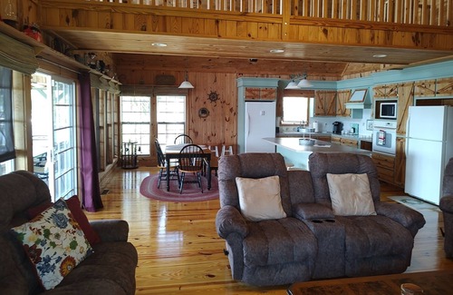 Summerton House | Lake Haven - Waterfront Cabin with Dock and Swim Area