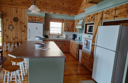 Summerton House | Lake Haven - Waterfront Cabin with Dock and Swim Area