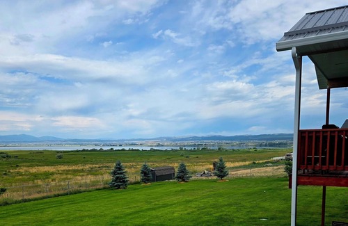 Helena House | Lake Helena Lookout: Gourmet Kitchen, Gorgeous Views, Unforgettable Stay