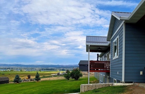 Helena House | Lake Helena Lookout: Gourmet Kitchen, Gorgeous Views, Unforgettable Stay