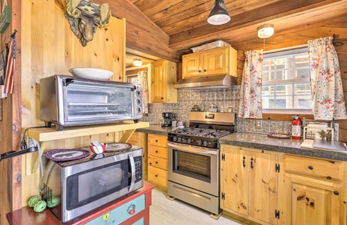 Sanbornton Cabin | Lake Hermit Cabin w/Kayaks & Paddleboards!