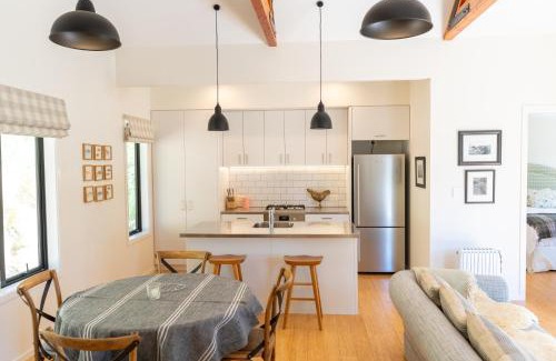 Ashburton Lakes Villa | Lake Heron Station