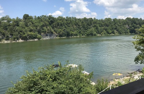 Lancaster House | Lake Herrington Living