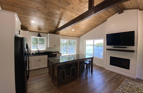 Holcombe Cabin | Lake Holcombe Lakehouse + Party Shed