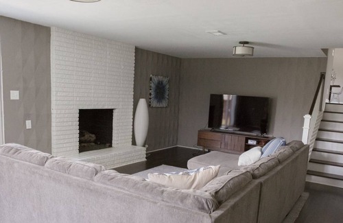 Gallatin House | Lake House | 20 min to Broadway or Downtown