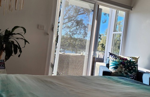 Conjola Park House | Lake House 5 Bedrooms in Conjola Park