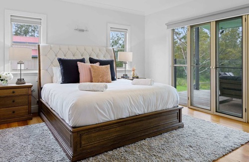 Nabiac House | Lake House Family Stay - Pool, Firepit, Gamesroom