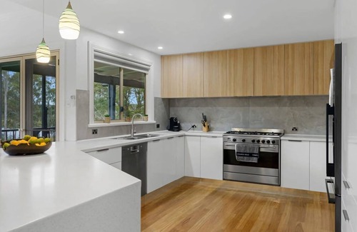 Nabiac House | Lake House Family Stay Pool Firepit Gamesroom