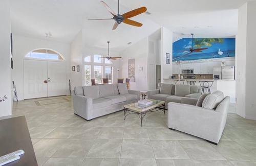 Rotonda Sands Villa | Lake House, full refund*, spa heat only, sleeps 7