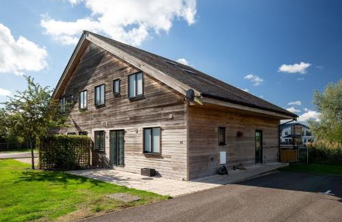 South Cerney House | Lake House