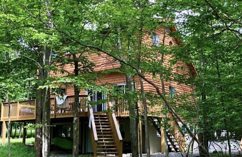 Tobyhanna Cabin | Lake House Hideout in the Poconos; HOT TUB, KAYAKS, FIREPIT, DECK&GAS GRILL