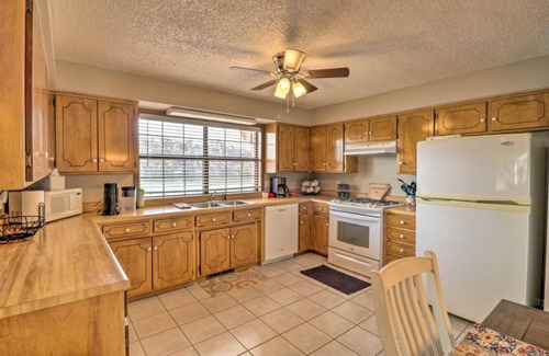 Piney House | Lake House in Hot Springs with newly remodeled deck on Lake Hamilton