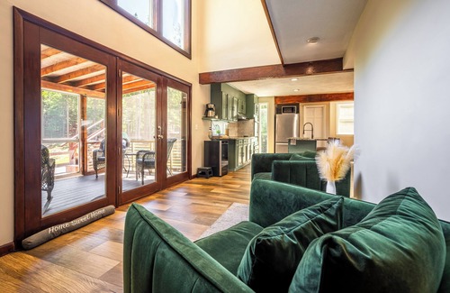 Laconia Cabin | Lake House in the Trees