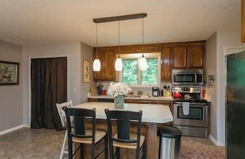 Gallatin House | Lake House Near Nashville