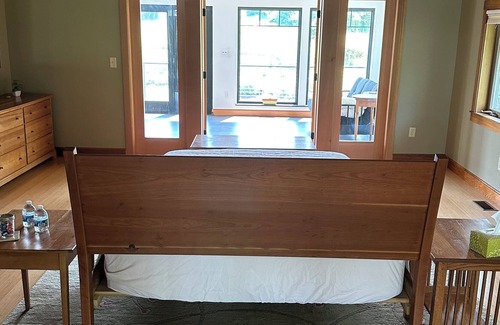 Union Springs House | Lake house on Cayuga Lake 5 minutes from Aurora: dock, lake access, kayaks!
