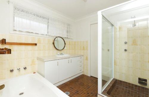 Forster House | Lake House on Elouera
