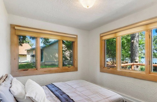 Potter Lake House | Lake House On Potter Lake Easy Troy, WI. Sleeps 8 by David Rigney Real Estate Solutions