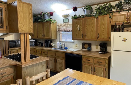 Wisconsin Dells House | Lake House Retreat-fish/boat/relax. DOGS welcome