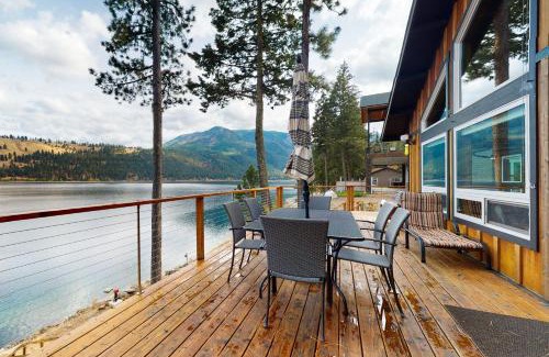 Joseph House | Lake House