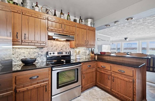 Mukwonago Cabin | Lake House w/Amazing Views Next to Kettle Moraine and Alpine