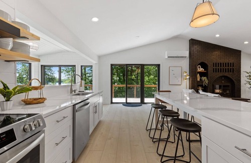 Crosby House | Lake House w/Hot Tub, Game Room, Fireplace & Beach