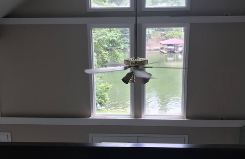 Monticello House | Lake house with large waterfront!