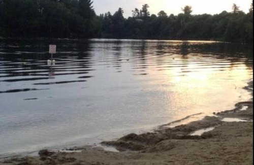 Chertsey House | Lake HouseChalet - Beach, Terrasse, Fireplaces, BBQ