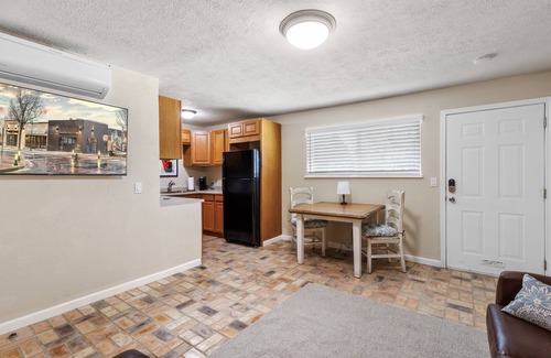 Lake Hughes Apartment | Lake Hughes Apartment Unit C