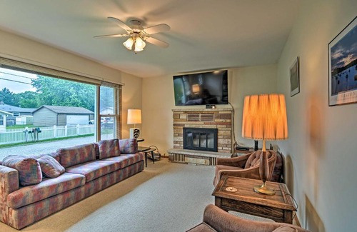 Tawas City House | Lake Huron House with Grill and Beach Access!