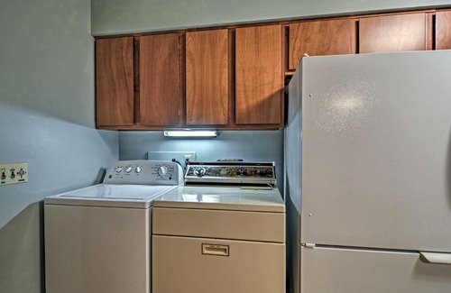 Tawas City House | Lake Huron House with Grill and Beach Access!
