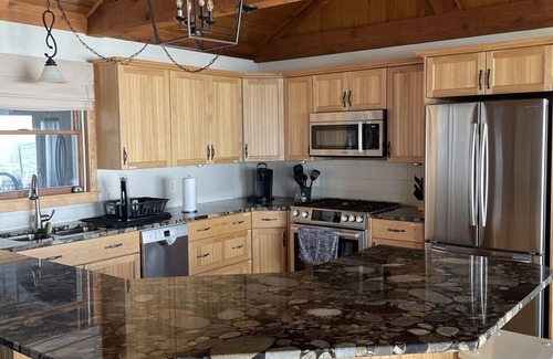 Au Gres House | Lake Huron Lake House - Sleeps 10