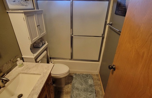 Lake Isabella Apartment | Lake Isabella 2 bedroom with Cabin Feel