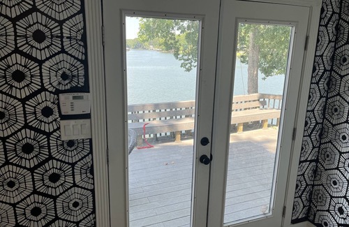 Monticello House | Lake Jackson Waterfront Home w/breathtaking views & dock