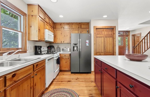 Nebo House | Lake James Getaway- Lakefront, Private Dock And Kayaks