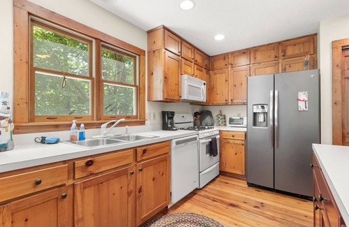 Nebo House | Lake James Getaway- Lakefront, Private Dock And Kayaks