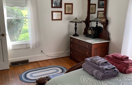 Nebo Other | Lake James Historic Couple's Retreat 10 mins from Lake James, on Wine Circuit