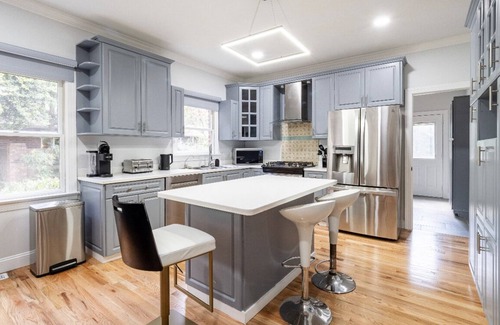Lake Jeanette House | Lake Jeanette Luxury Escape - 4BR + Office + EV