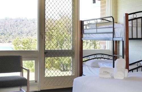 Jindabyne Hotel | Lake Jindabyne Hotel