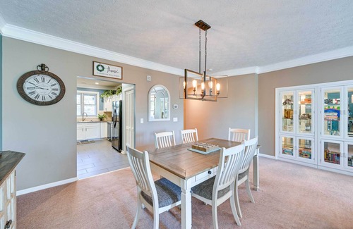 Salem Condo | Lake Keowee Condo w/Balcony & Resort Amenities!